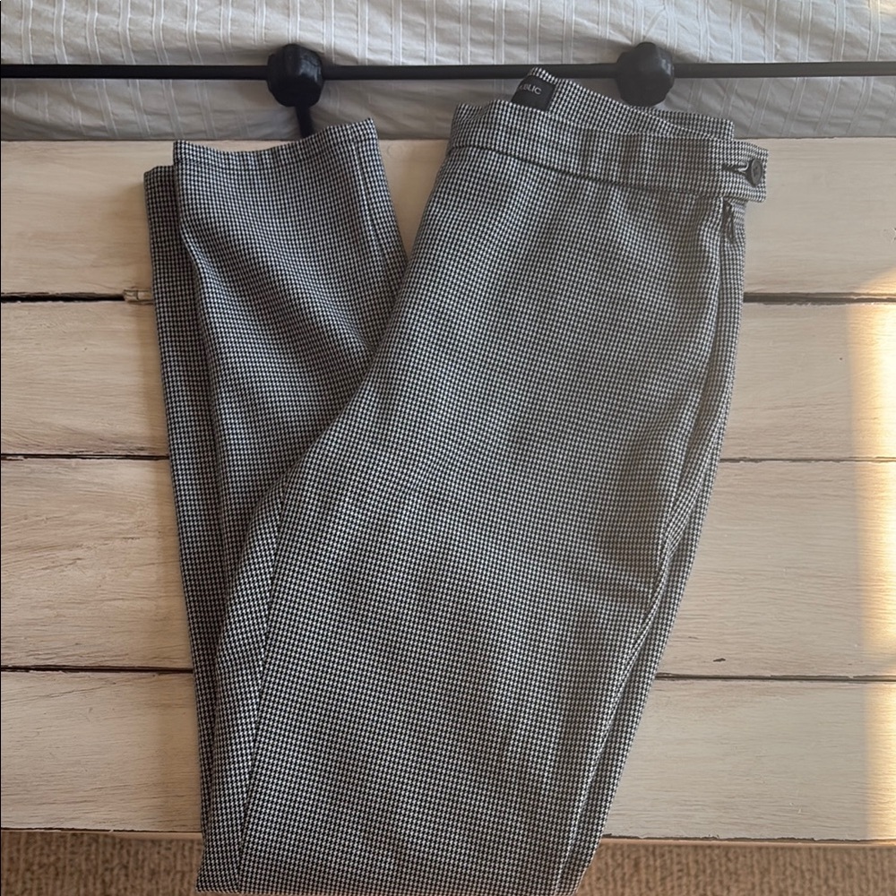 Banana Republic Women's Houndstooth Pants